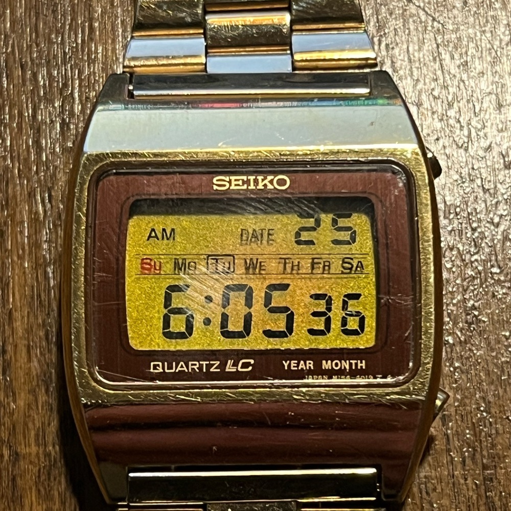 Vintage 1978 Seiko Gold and Silver Quartz LC - Picture 3 of 11